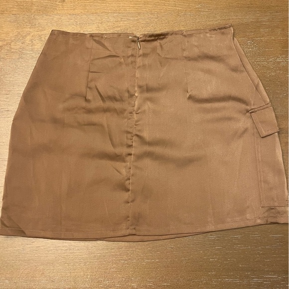 NWT PacSun Brown Cargo Satin Mini Skirt - Picture 2 of 4
